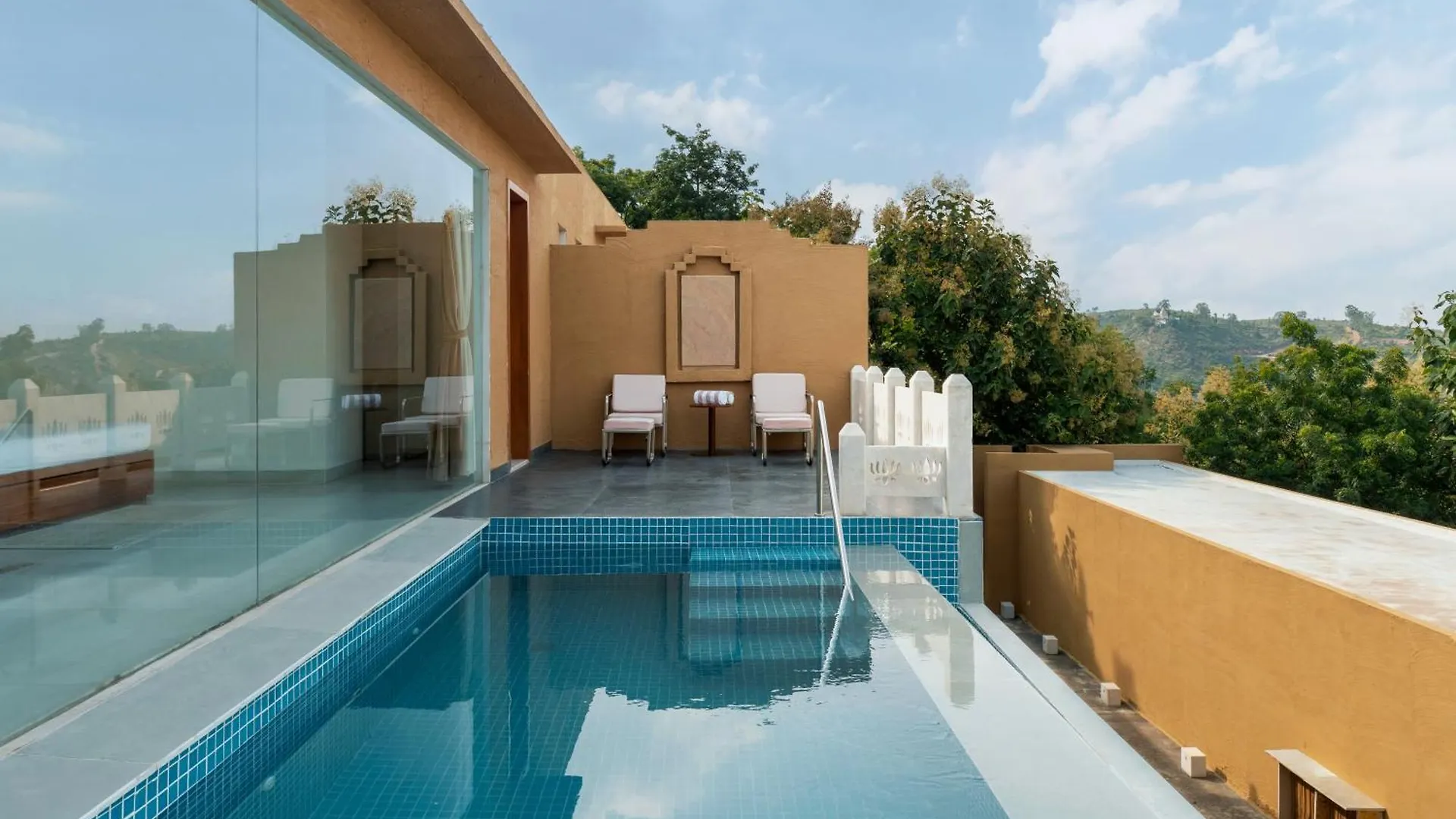 Yaan Retreat-Lake View-Private Pool Villas Udaipur 5*,